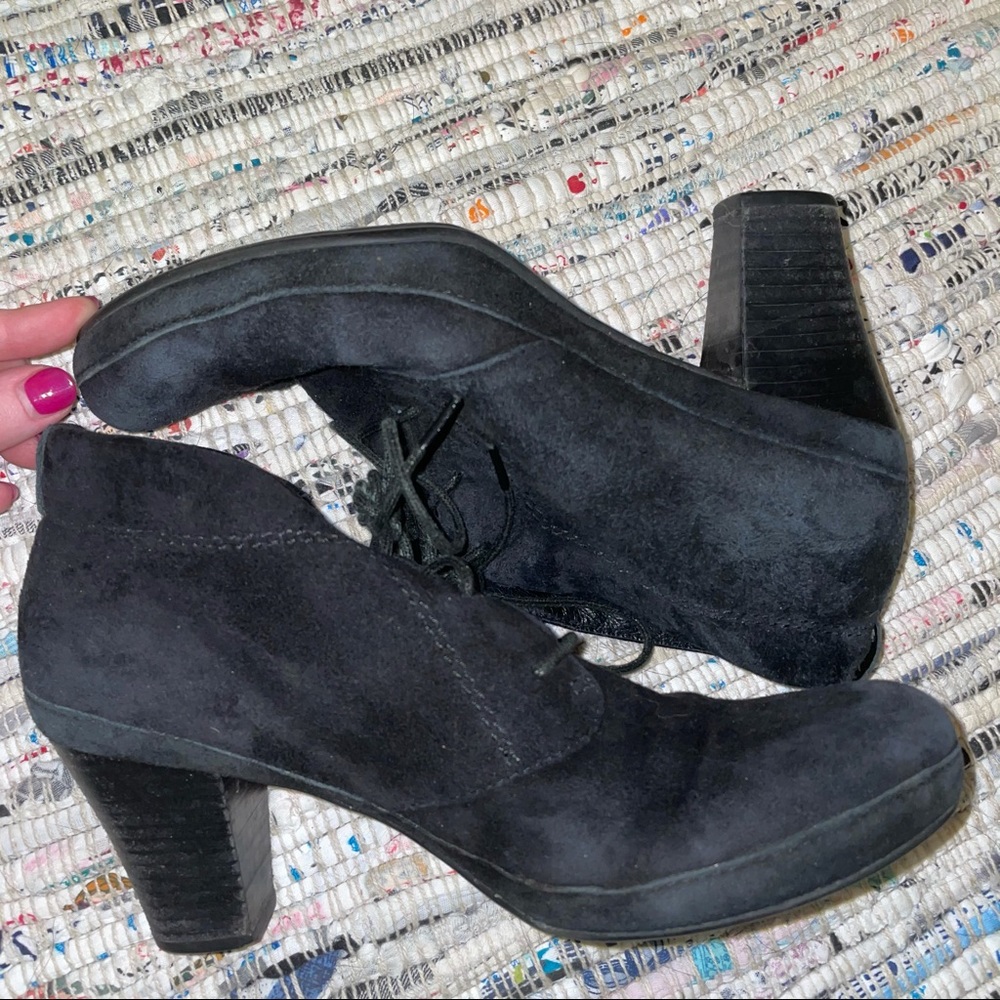 Size 6 Black Suede Clarks Booties